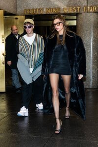 Hailey Bieber Leaves Beauty Inc Awards in New York 12-07-2022-3.jpg Hailey Bieber Leaves Beauty Inc Awards in New York 12-07-2022-3.jpg