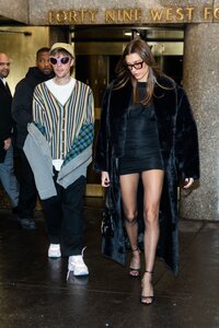 Hailey Bieber Leaves Beauty Inc Awards in New York 12-07-2022-6.jpg Hailey Bieber Leaves Beauty Inc Awards in New York 12-07-2022-6.jpg