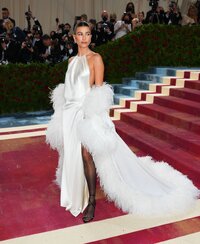 Hailey Baldwin Bieber - Met Gala-New York City-2.5.2022_22.jpg Hailey Baldwin Bieber - Met Gala-New York City-2.5.2022_22.jpg