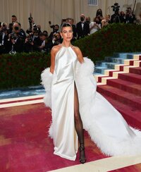 Hailey Baldwin Bieber - Met Gala-New York City-2.5.2022_24.jpg Hailey Baldwin Bieber - Met Gala-New York City-2.5.2022_24.jpg